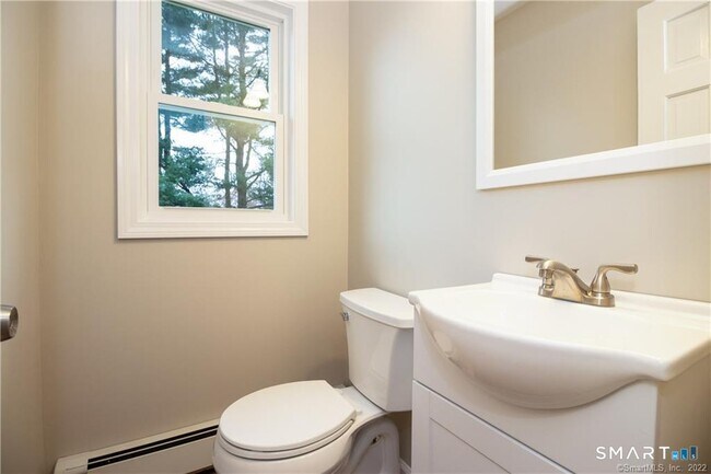 Building Photo - 2 Saddle Ridge Rd