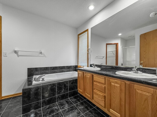 Building Photo - 3510 Rose Ave