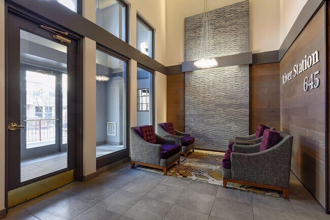 Building Photo - 645 N 1st St