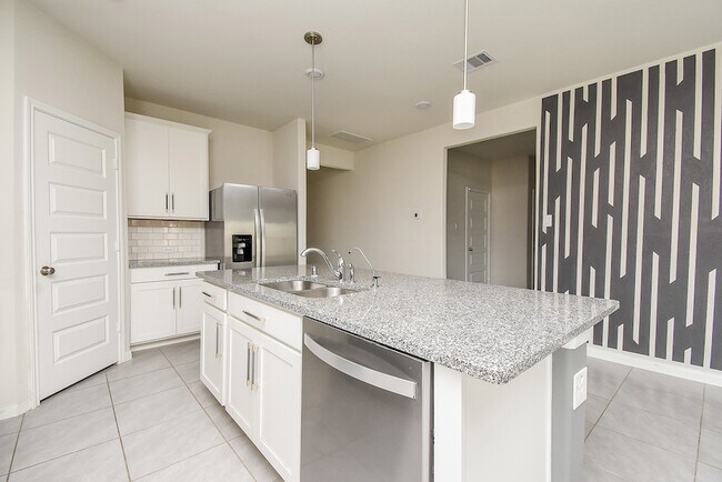 Building Photo - 21502 Carbone Ln