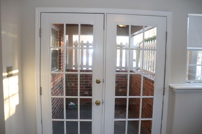 Building Photo - well-kept 2-bedroom, 2-bath condo