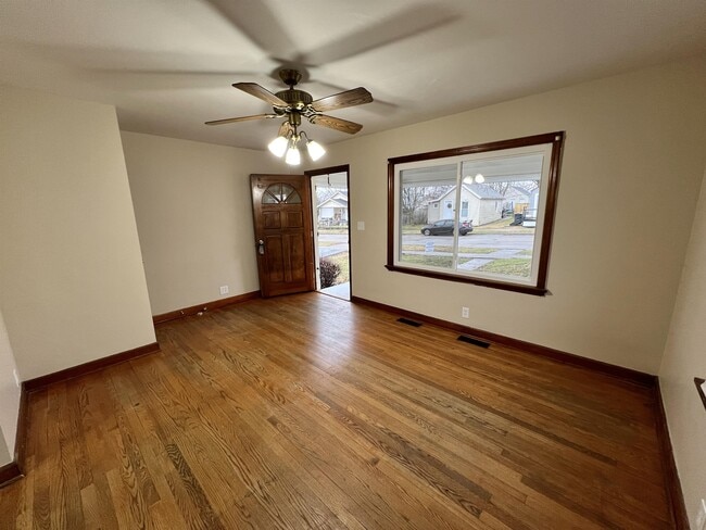 Building Photo - 1432 Parkamo Ave
