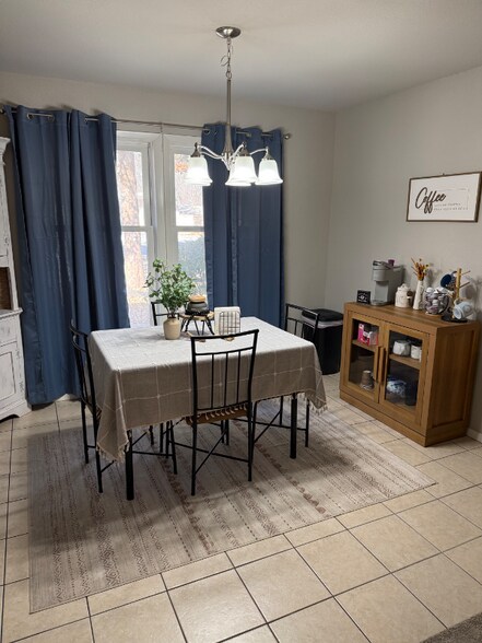 Building Photo - 11 August Ln