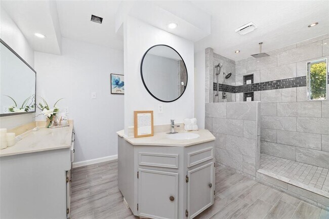 Building Photo - 22122 Woodrose Dr