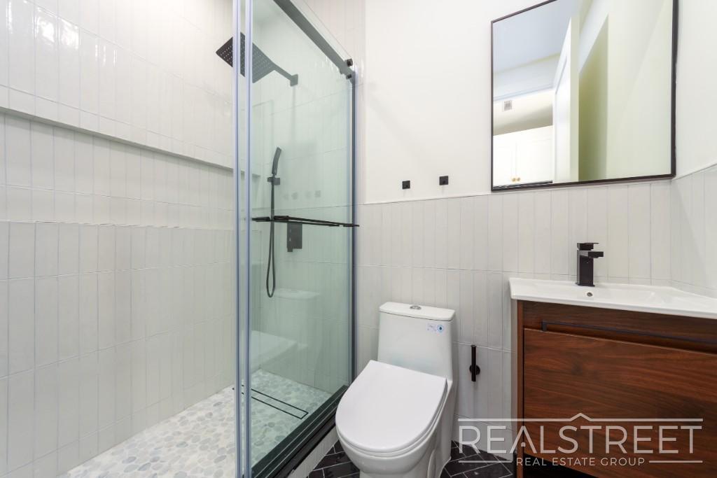 Building Photo - Decatur St