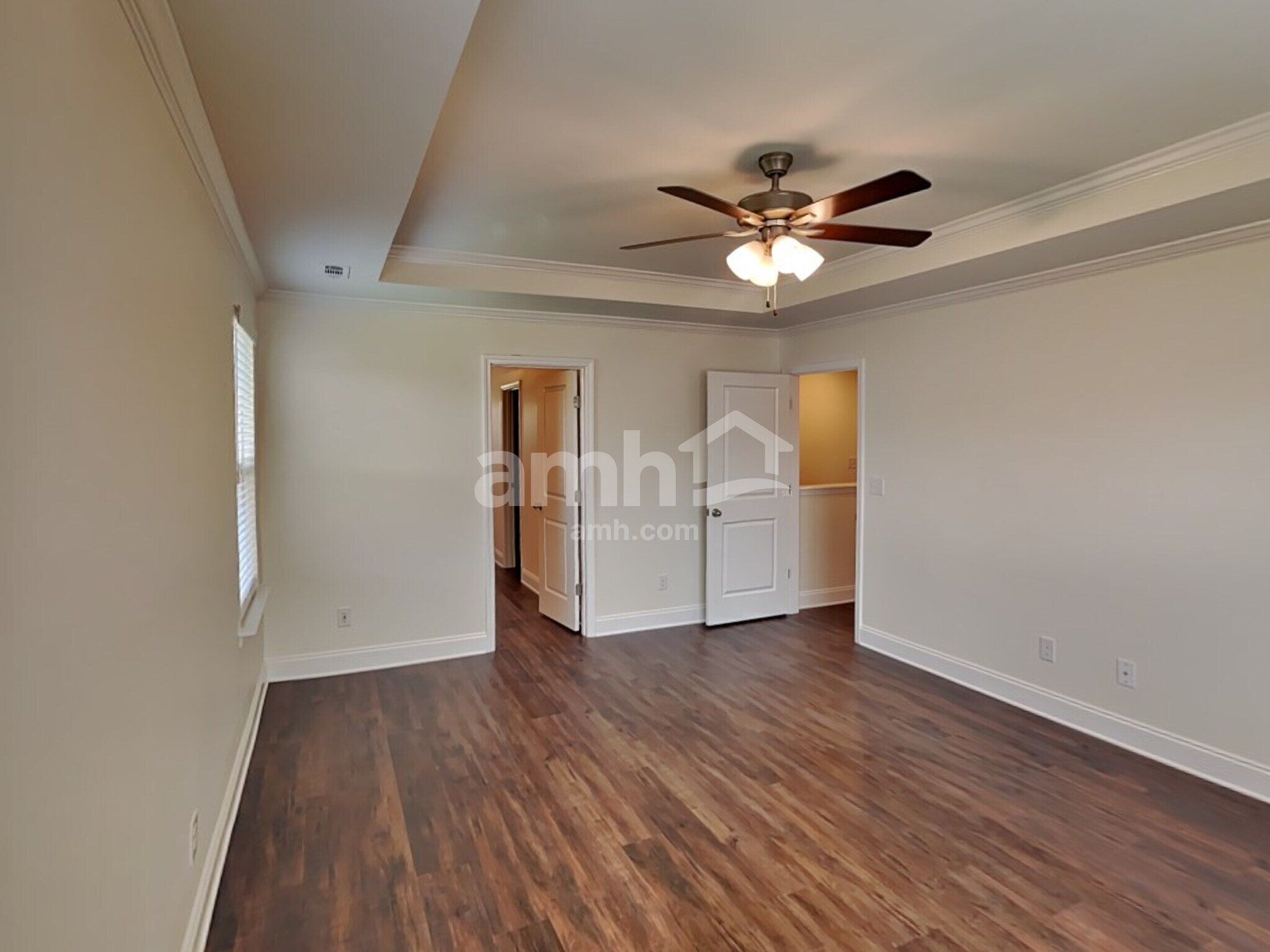Building Photo - 5211 Valor Dr