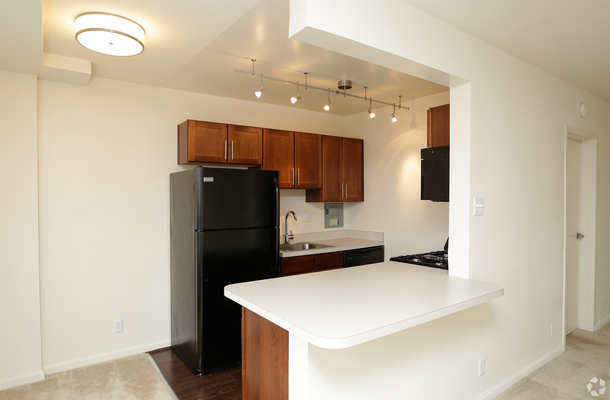 Dominion Towers 1201 S Courthouse Rd Arlington VA 22204 Apartment