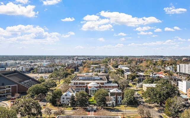 Building Photo - 300 S Duval St