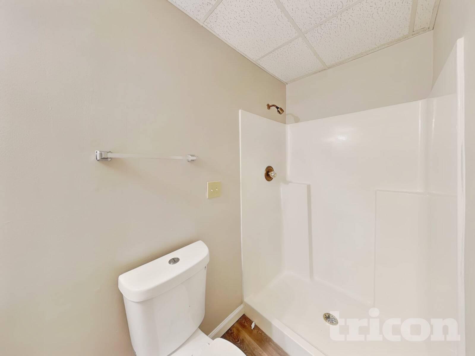 Building Photo - 190 Longwood Dr