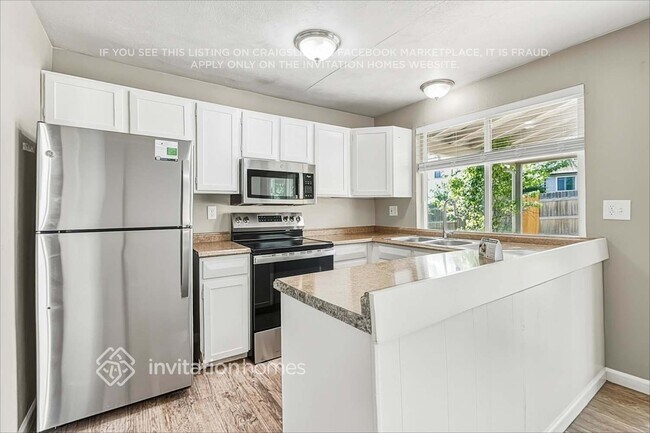 Building Photo - 16372 E Brown Dr