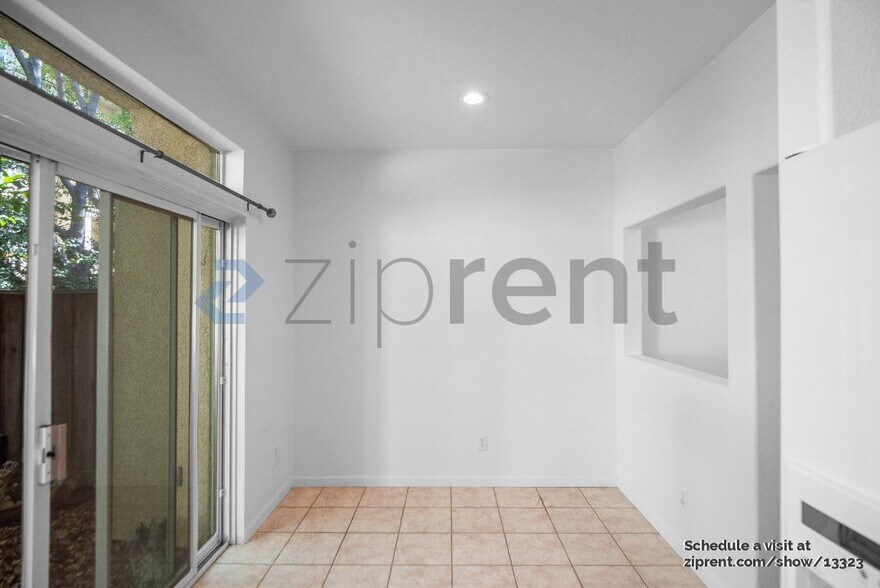 Building Photo - 343 Oleander Dr