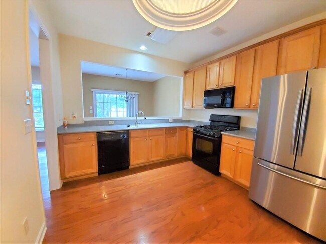 Building Photo - 2087 Deptford Dr