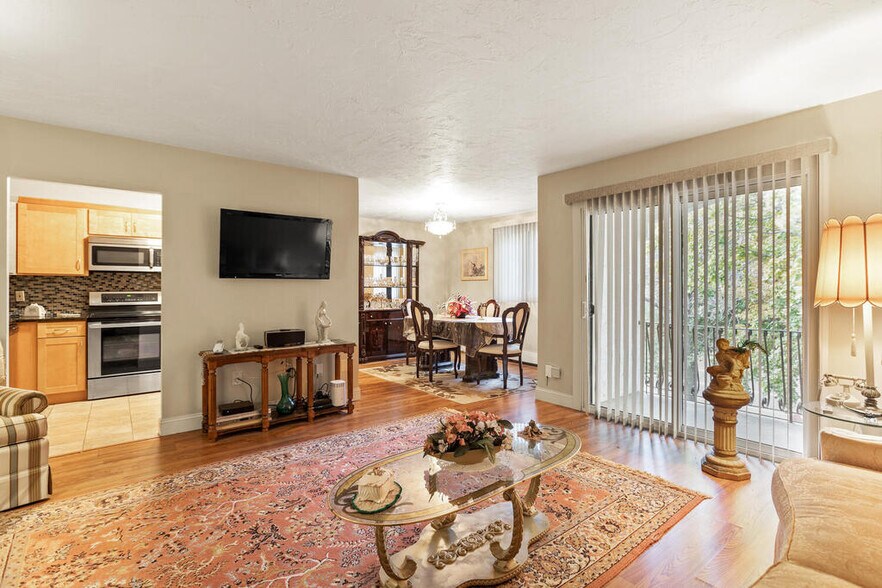 Building Photo - 100 Fellsview Ter