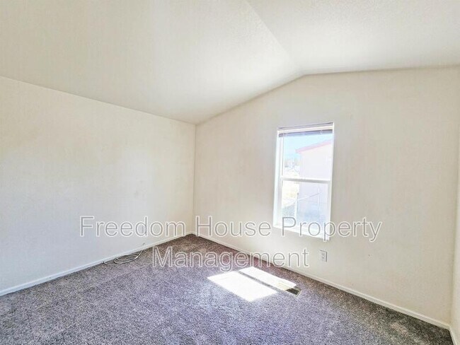 Building Photo - 1550 West Irons Street