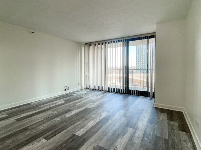 Building Photo - 3660 N Lake Shore Dr