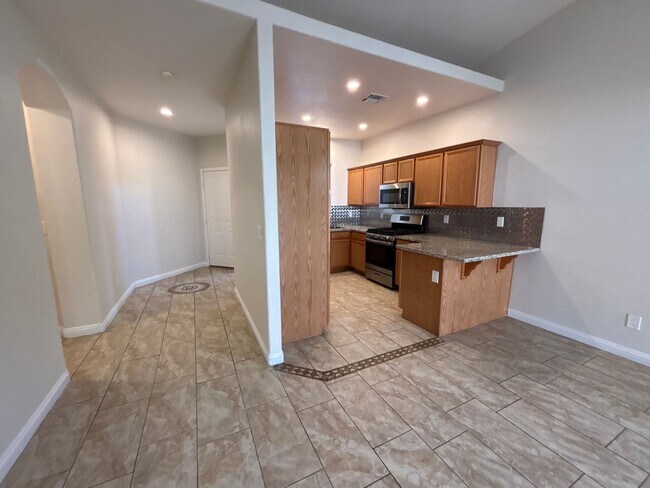 Building Photo - ***MOVE-IN SPECIAL!!!*** 2-Bedroom, 2-Bathroom Townhome located in Henderson, Nevada