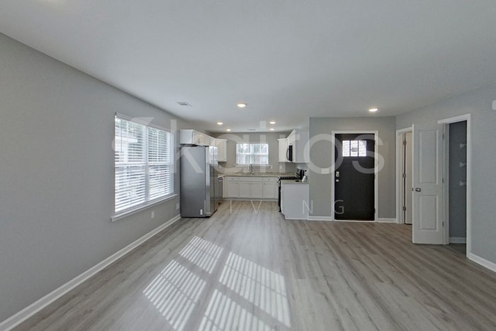 Building Photo - 342 Angela St