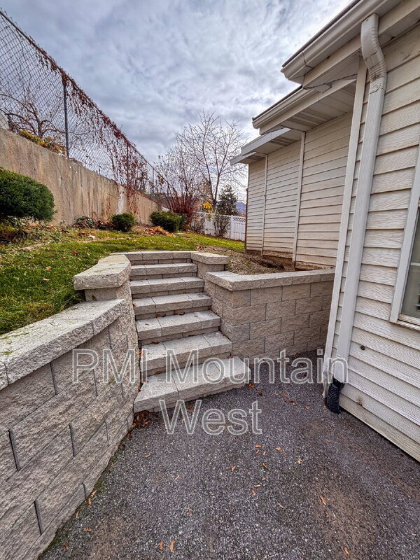 Building Photo - 1123 S 1500 E