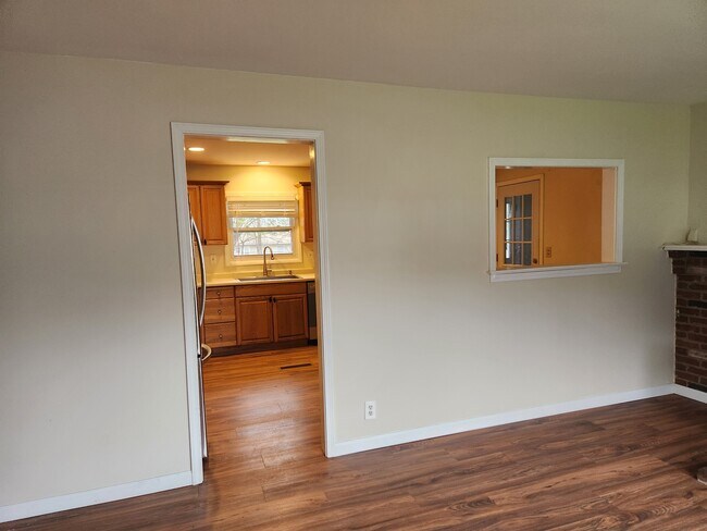 Building Photo - 118 Barclay Rd