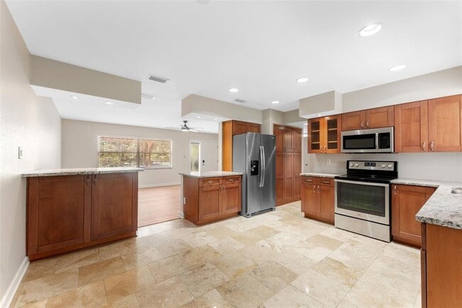 Building Photo - 1431 San Helen Dr
