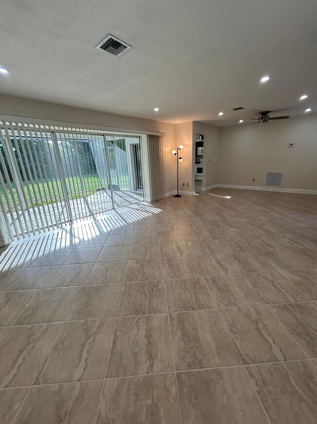 Building Photo - 4108 SE 8th Ave