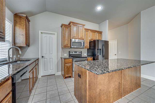 Building Photo - 6625 Thistle Wood Dr