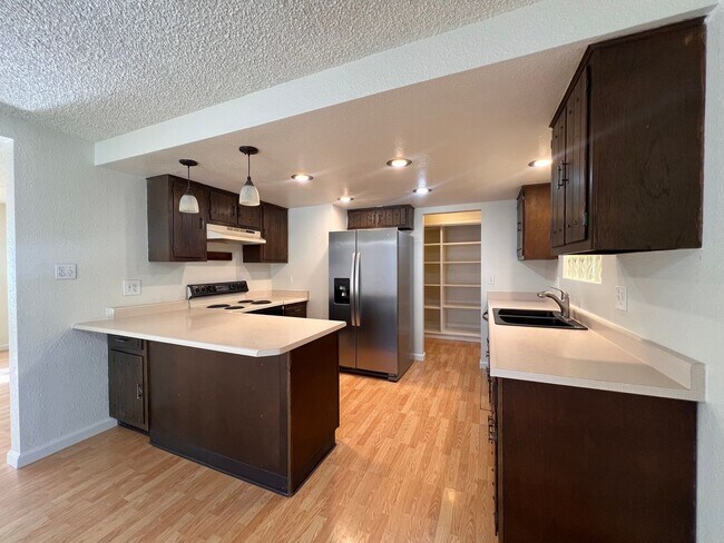 Building Photo - 3 bedroom 2 bath South Reno Home
