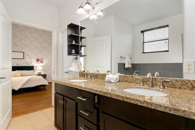 Building Photo - 1841 Radcliffe St