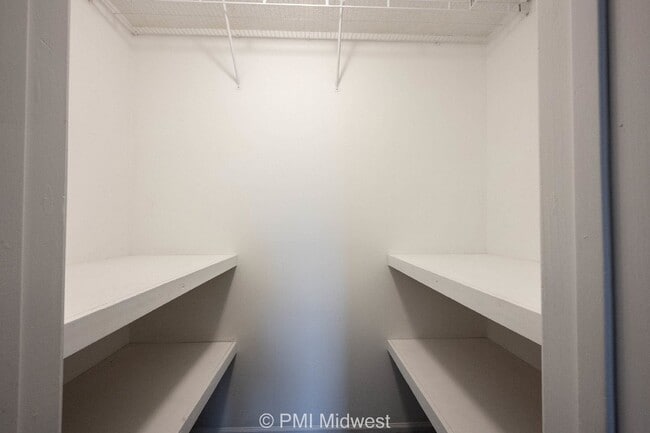 Building Photo - "Charming 3-Bed, 2-Bath Gem with 1323 Sq Ft of Comfort on Bitternut Drive!"