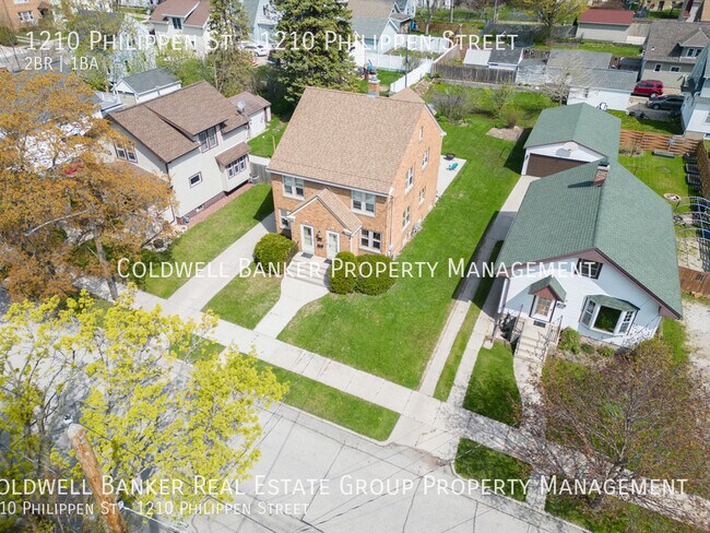 Building Photo - 1210 Philippen St