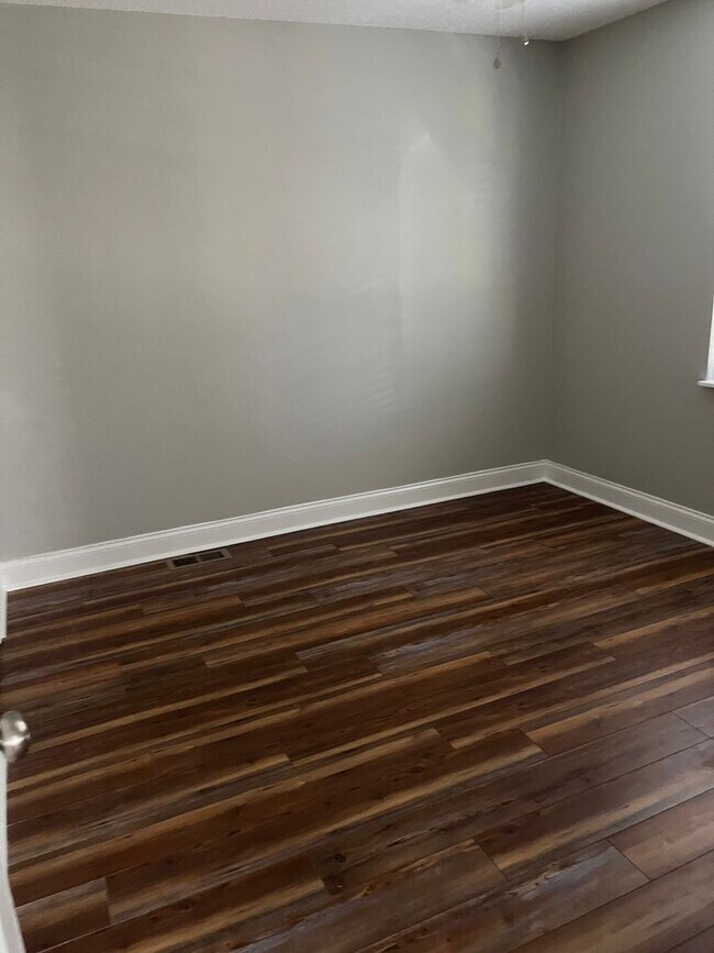 Building Photo - For Rent – Spacious 4-Bedroom Home in Knoxville