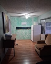 Building Photo - 545 SW 130th Ter