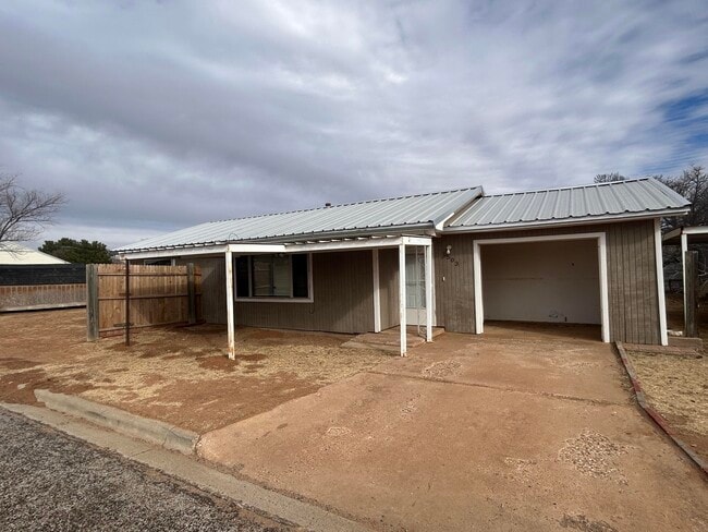 Building Photo - 1503 S School Ave