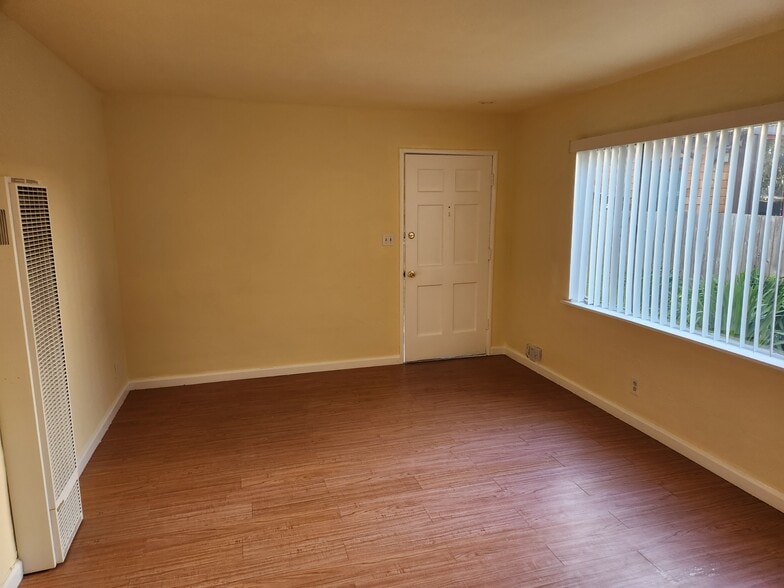 Livingroom - 1327 Parker St