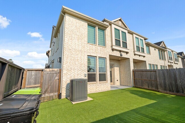 Building Photo - 6579 Scarlet Pond Ln
