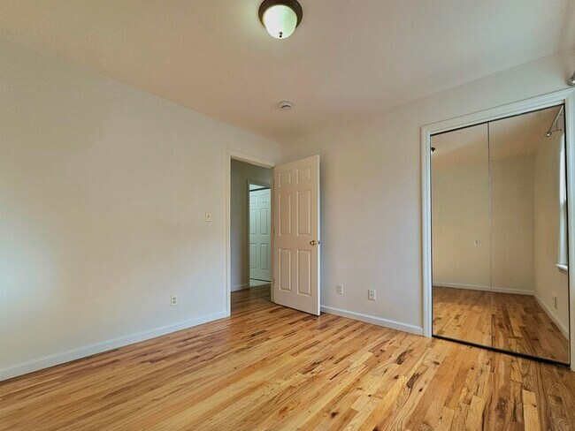 Building Photo - 113 Palisade Ave