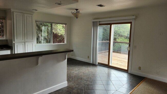 Building Photo - Lake Wildwood Home with Granny unit