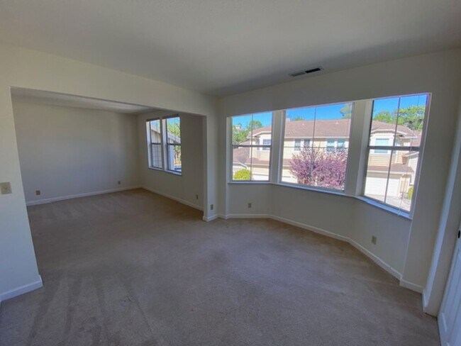 Building Photo - 15 Glen Lake Dr