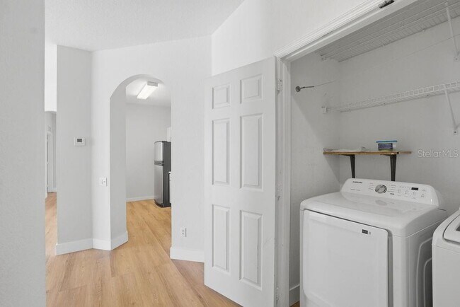 Building Photo - 3190 Dante Dr