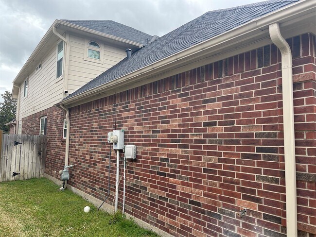 Building Photo - 1759 Lakeside Enclave Dr