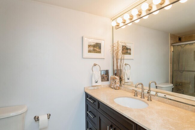 Building Photo - 2860 S Ocean Blvd