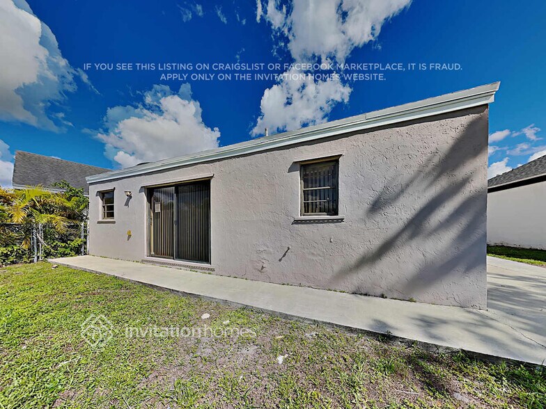 Building Photo - 18922 NW 80th Ct