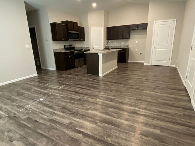 Building Photo - Beautiful Duplex in Maize - Maize School D...