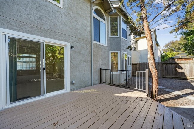 Building Photo - 206 Bridgewater Cir