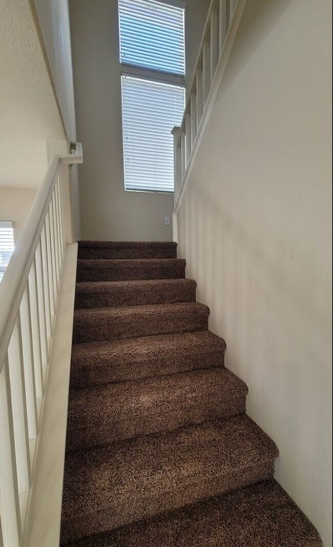 Building Photo - Great 4 Bedroom in the SW!!