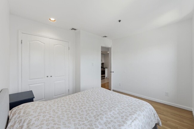 Building Photo - 457 2nd St