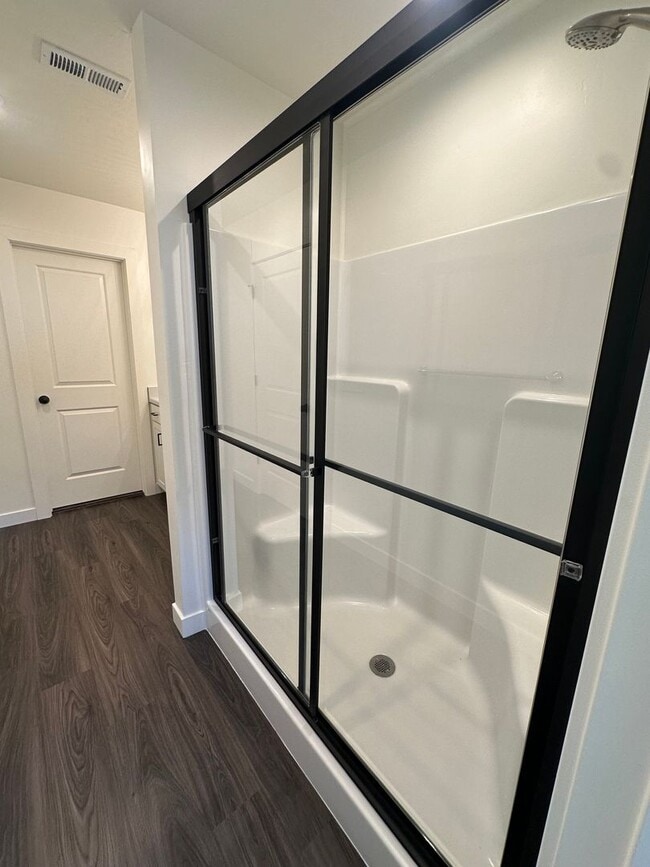 Building Photo - GORGEOUS EAGLE MOUNTAIN TOWNHOME!!!