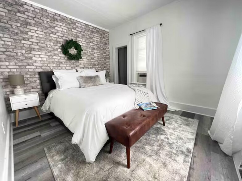 Master bed - 1102 Bridge St
