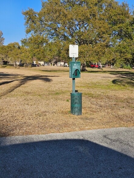 Pet Friendly - 129 Camphor Cir