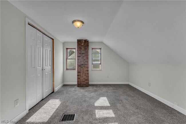 Building Photo - 14404 Rockside Rd